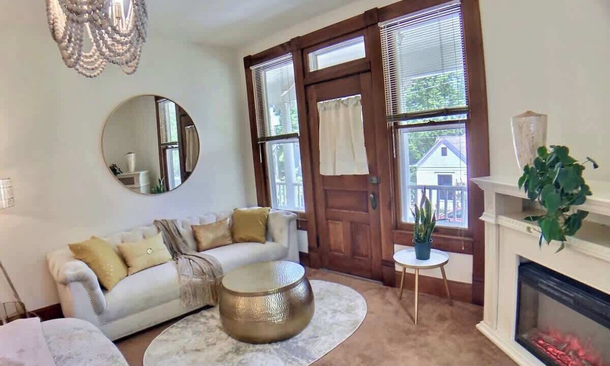 Photo of Livingroom in Eureka Springs Historic District