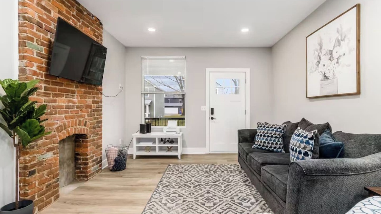 Photo of Livingroom in Livingston Park