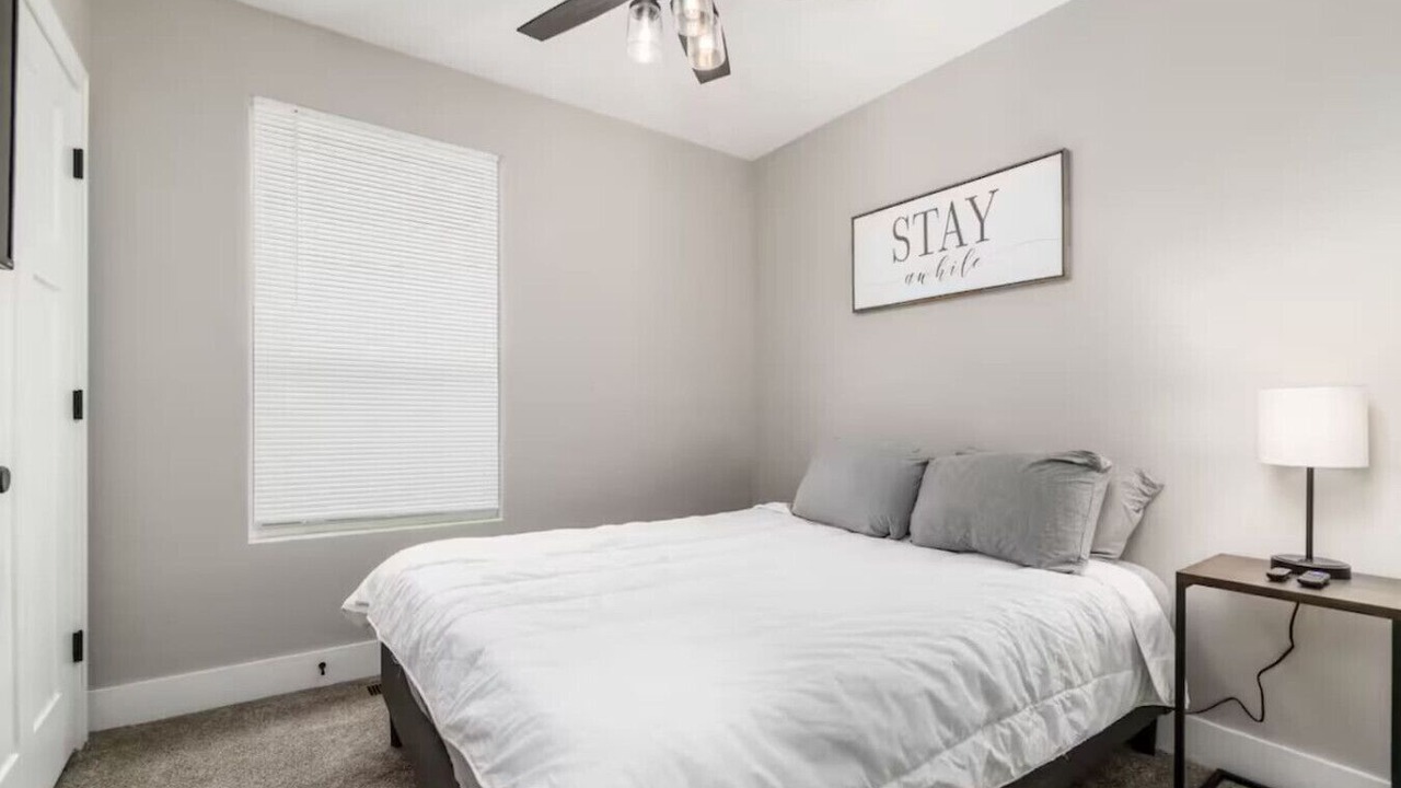 Photo of Bedroom in Livingston Park