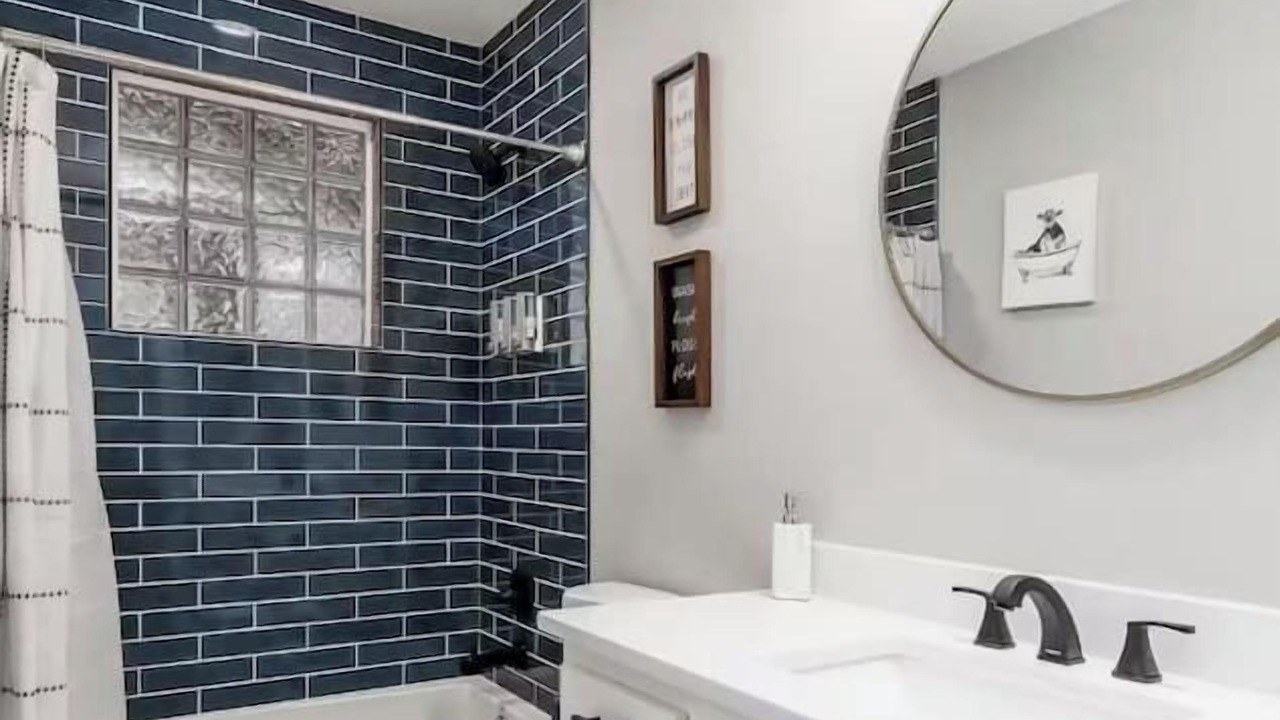 Photo of Bathroom in Livingston Park