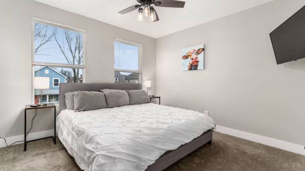 Photo of Bedroom in Livingston Park