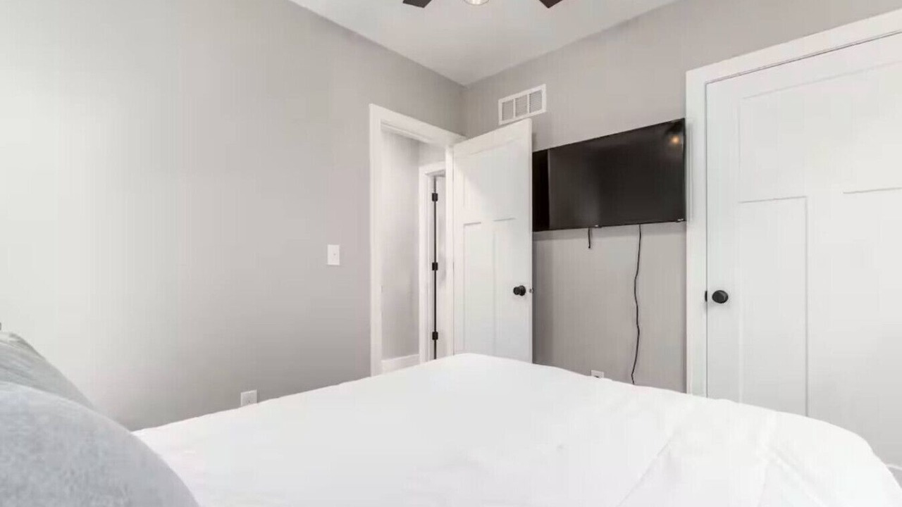 Photo of Bedroom in Livingston Park