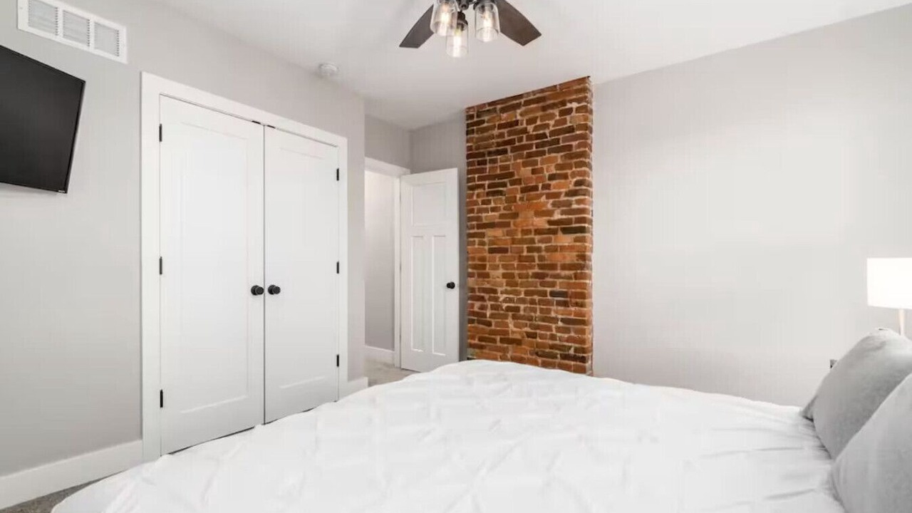 Photo of Bedroom in Livingston Park