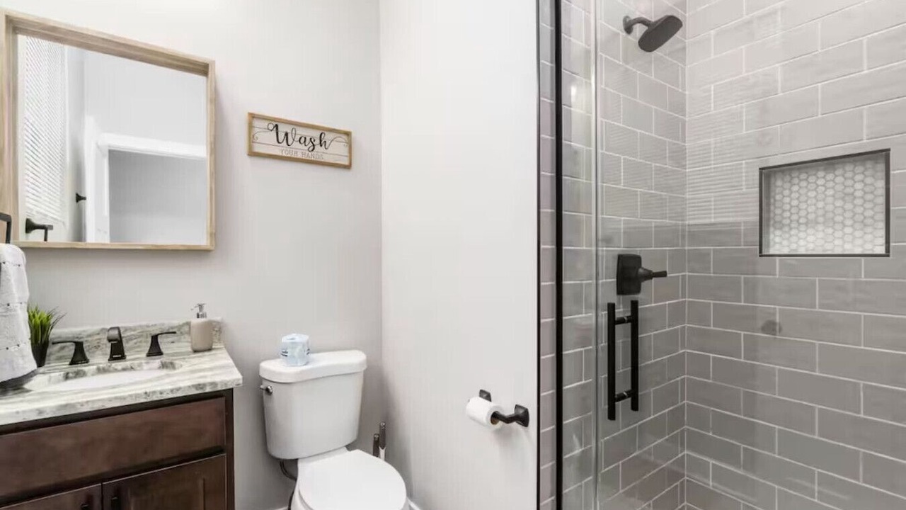 Photo of Bathroom in Livingston Park