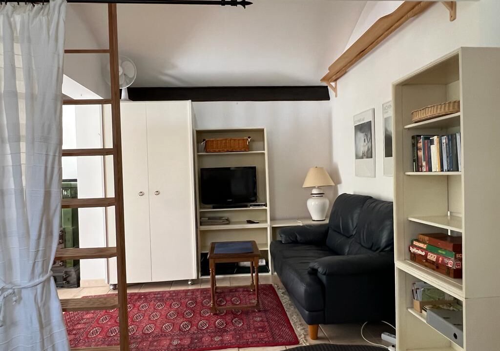 Photo of Livingroom in Saint-Etienne-de-Gourgas