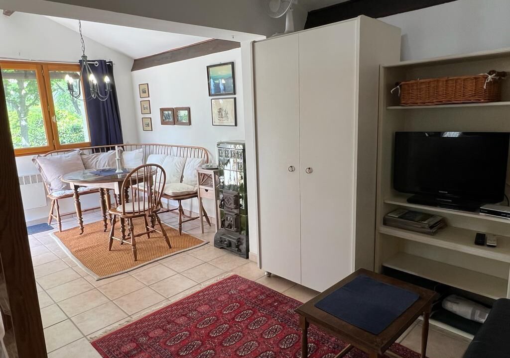 Photo of Livingroom in Saint-Etienne-de-Gourgas