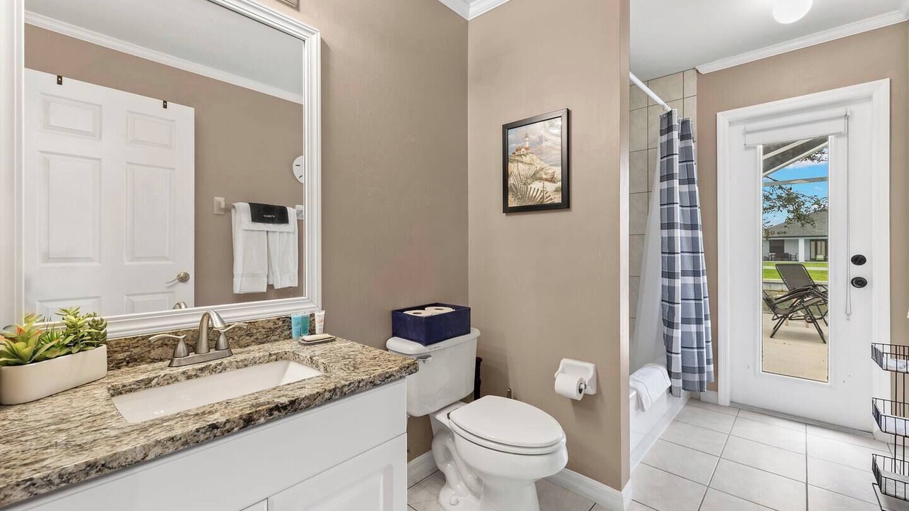 Photo of Bathroom in Trafalgar