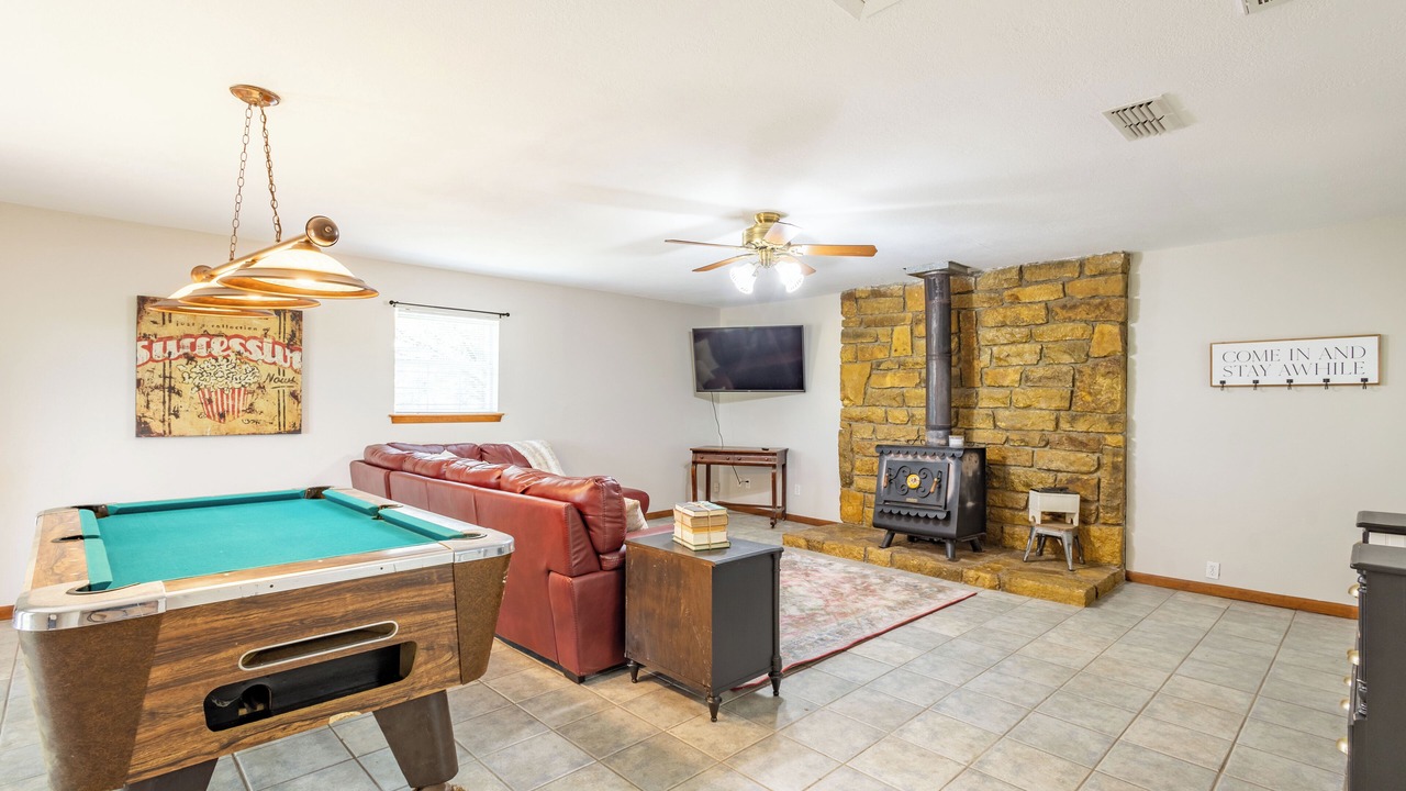 Photo of Livingroom in Glen Rose