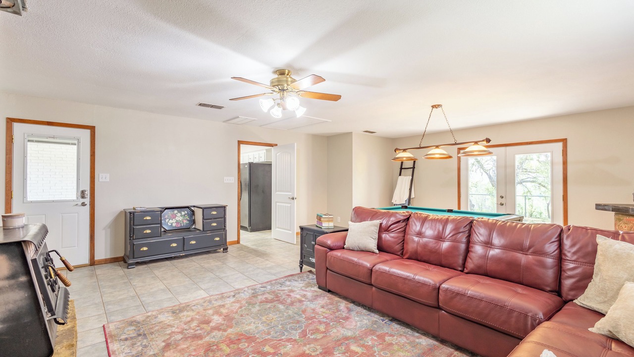 Photo of Livingroom in Glen Rose