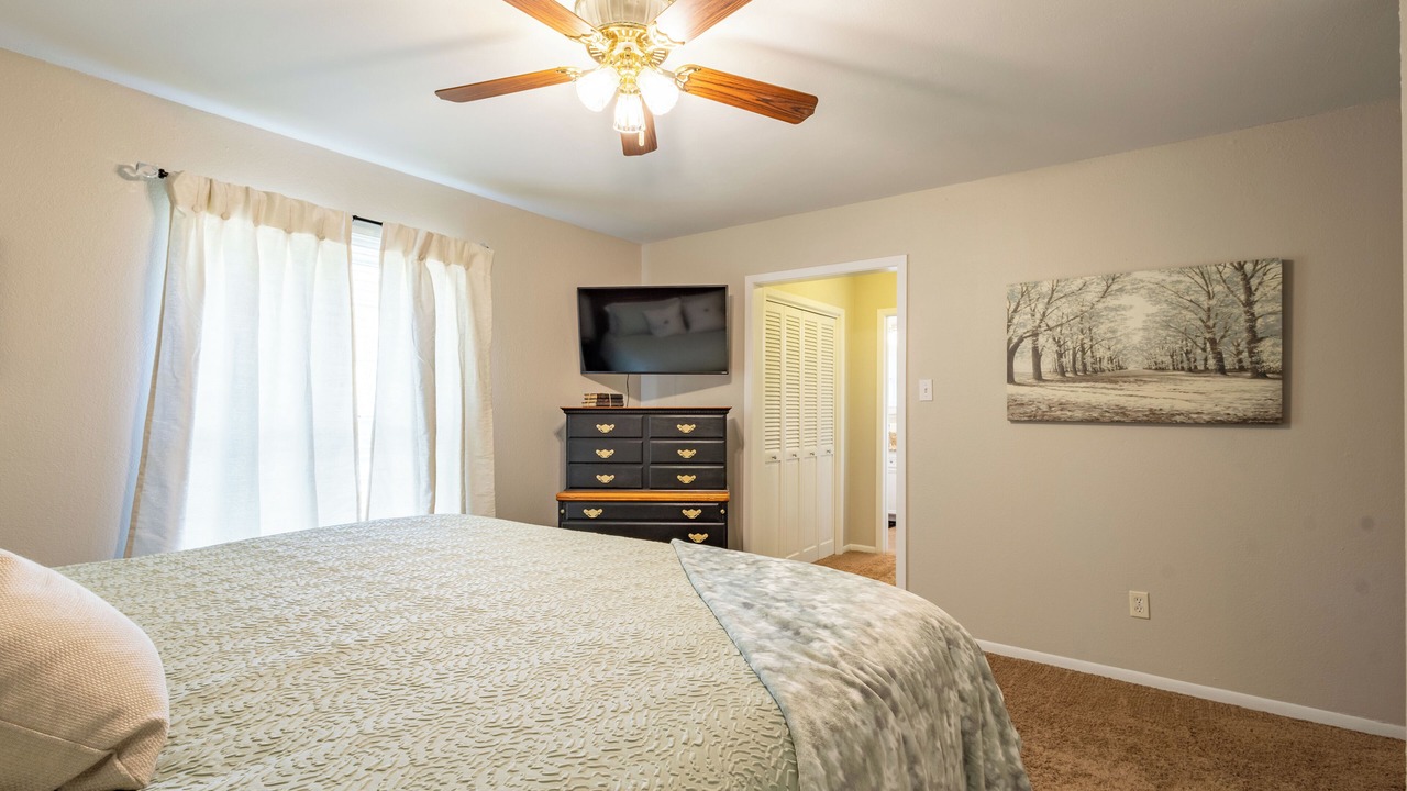 Photo of Bedroom in Glen Rose