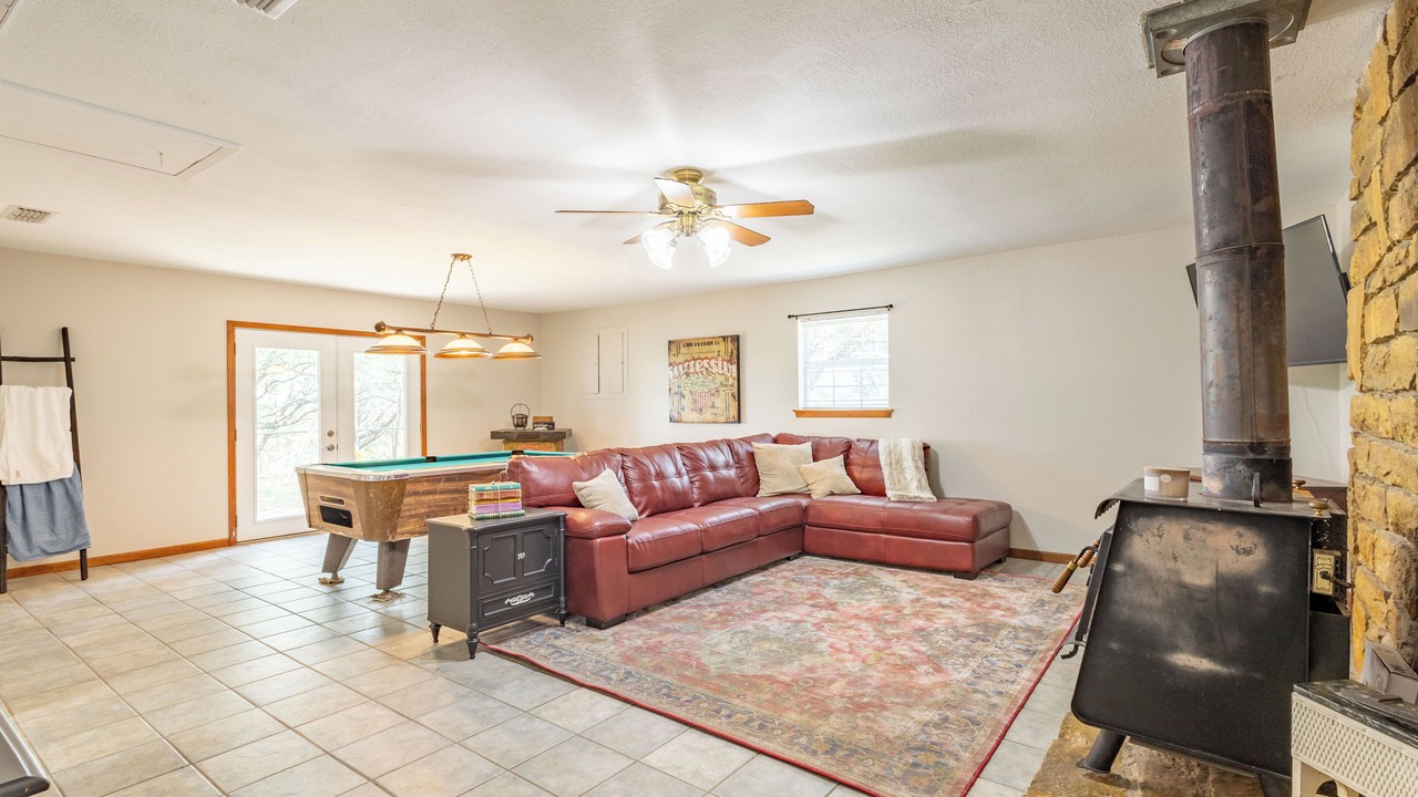 Photo of Livingroom in Glen Rose