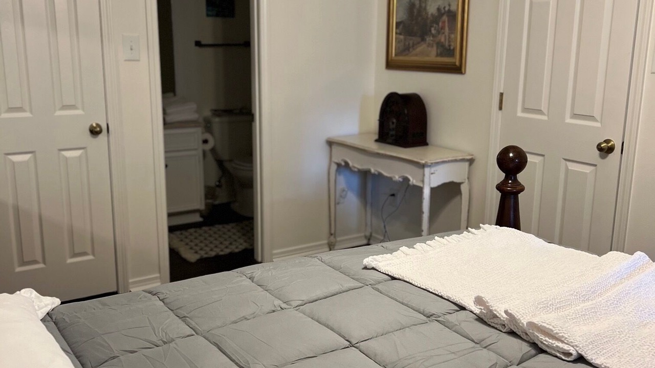 Photo of Bedroom in Benton