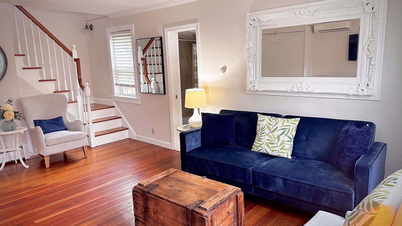 Photo of Livingroom in Bellevue Avenue Historic District