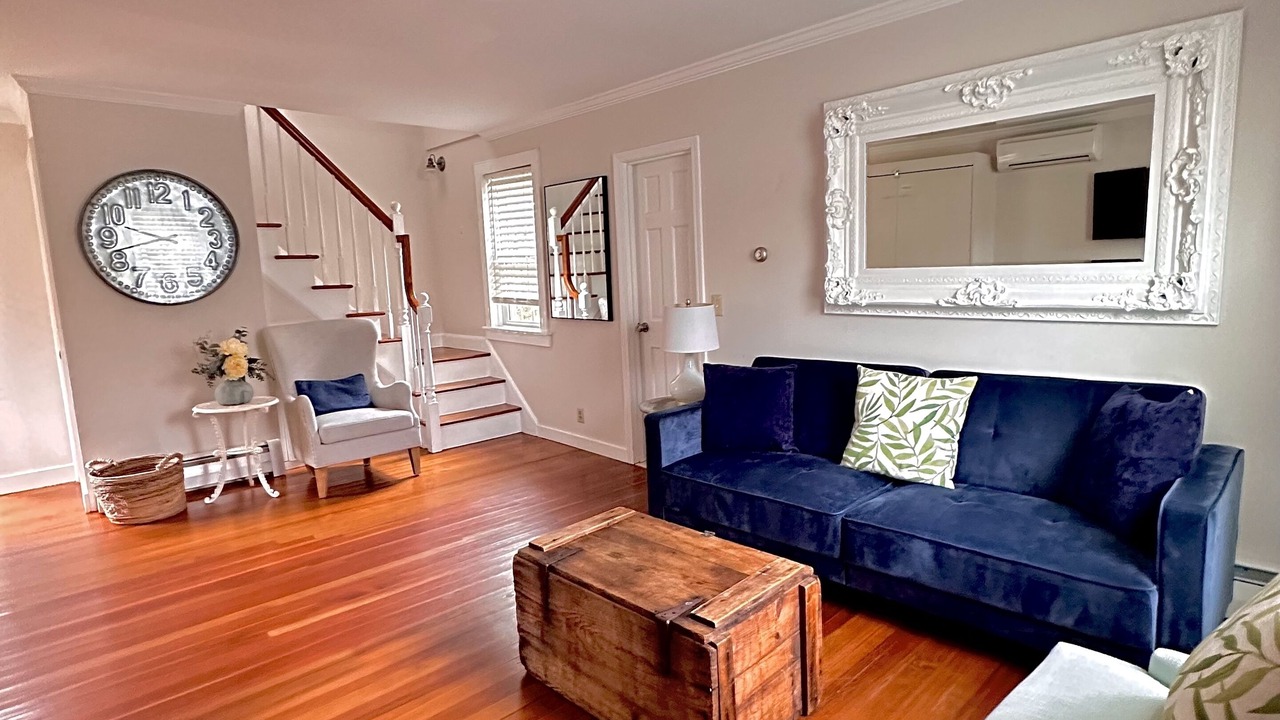 Photo of Livingroom in Bellevue Avenue Historic District