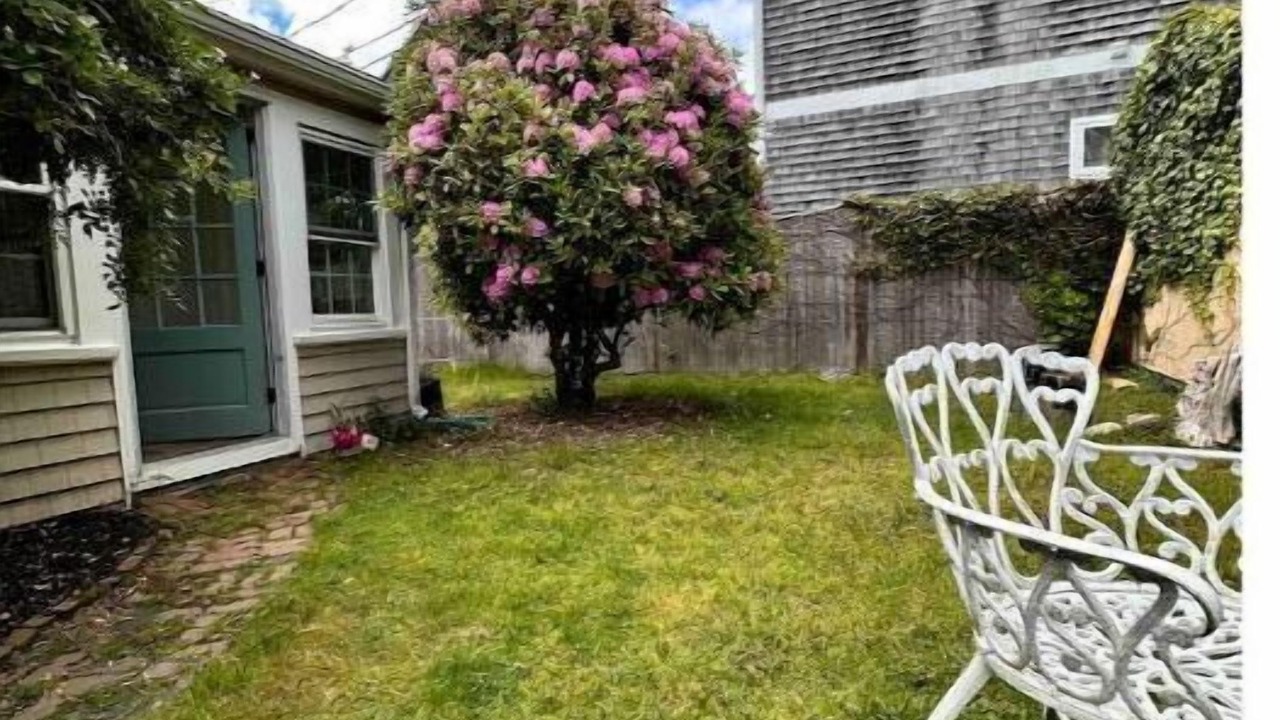 Photo of Patio Balcony in Bellevue Avenue Historic District