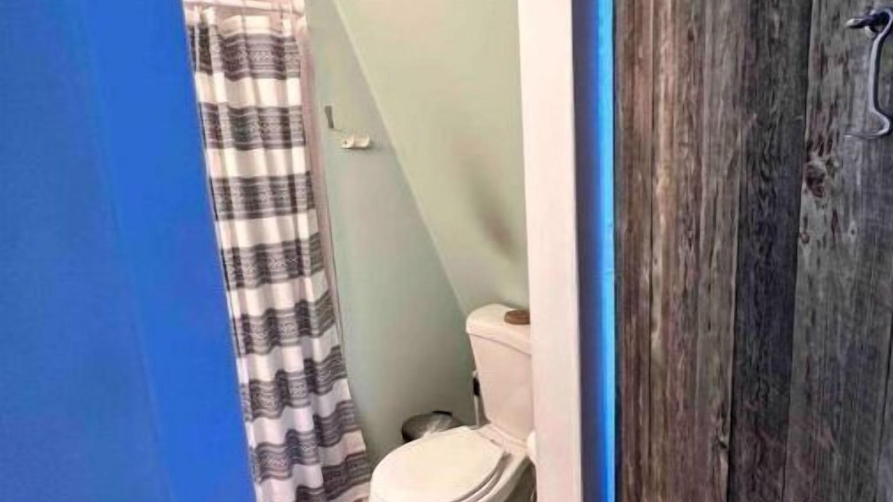 Photo of Bathroom in Bellevue Avenue Historic District