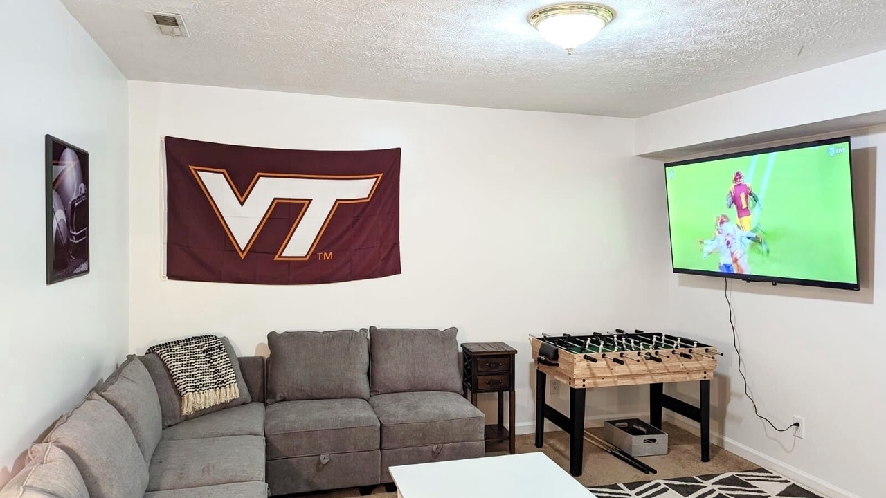 Photo of Livingroom in Blacksburg