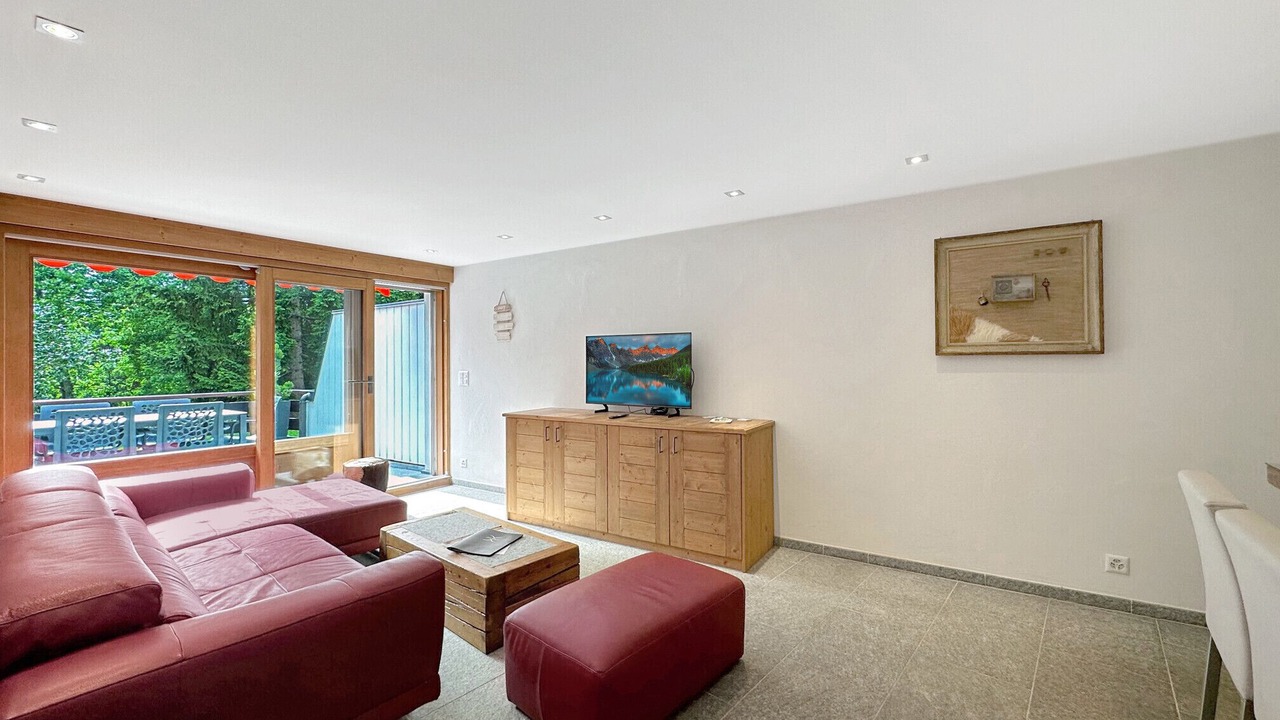 Photo of Bedroom in Lens