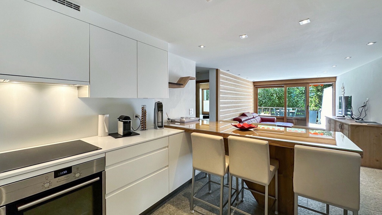 Photo of Kitchen in Lens