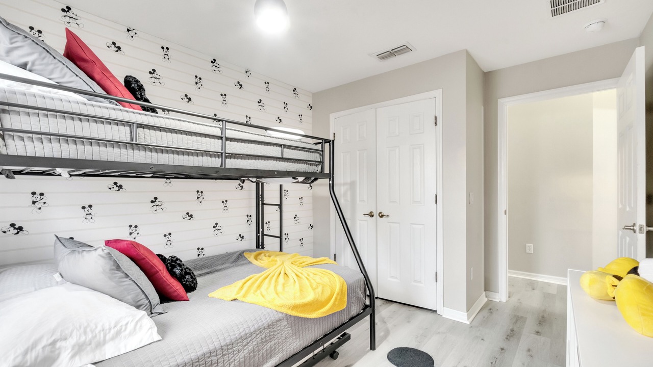 Photo of Bedroom in Sunset Lakes