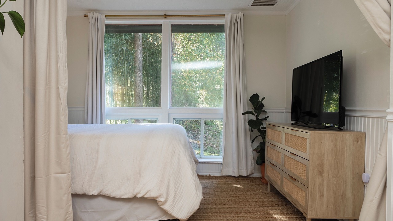 Photo of Bedroom in Black Mountain