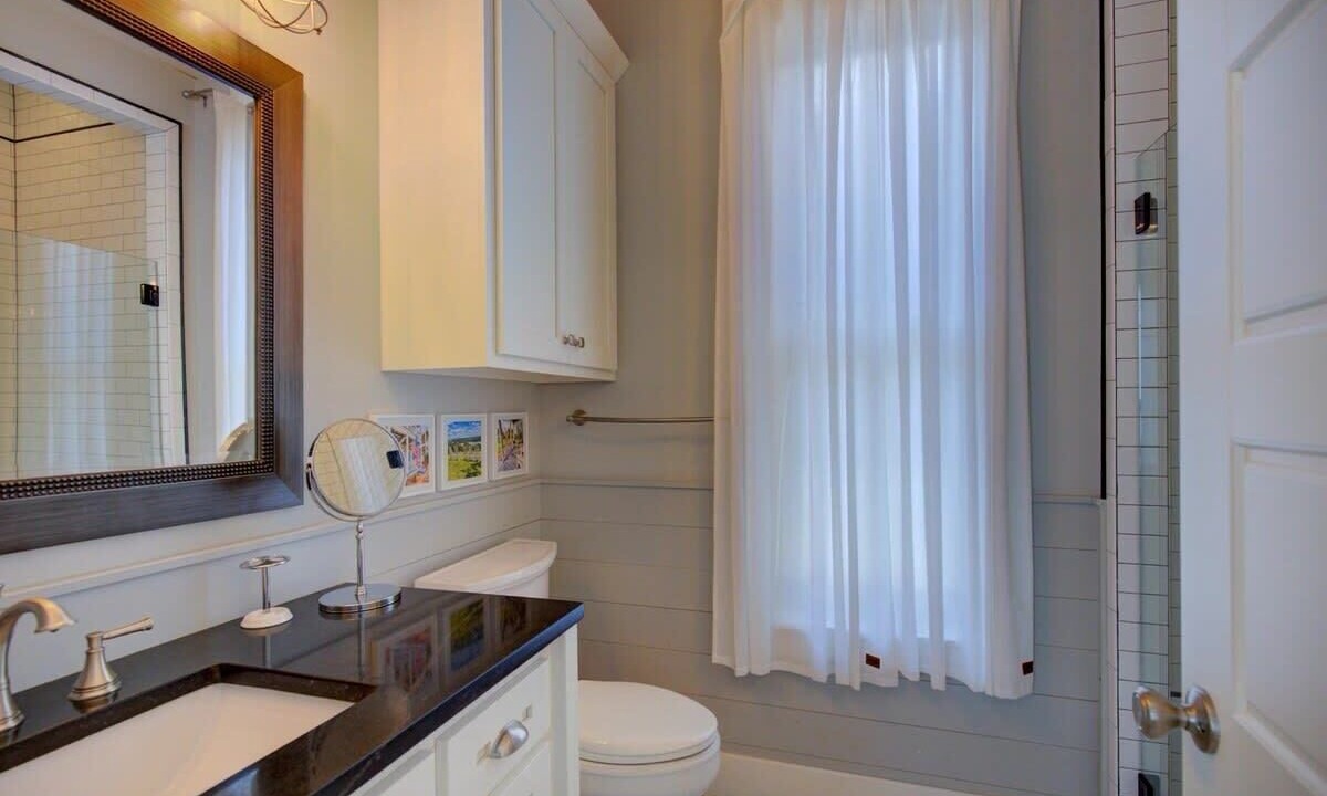 Photo of Bathroom in Eufaula