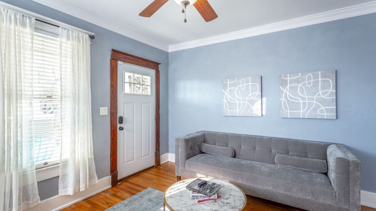 Photo of Livingroom in Northside