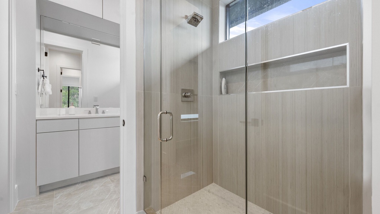 Photo of Bathroom in Streetman