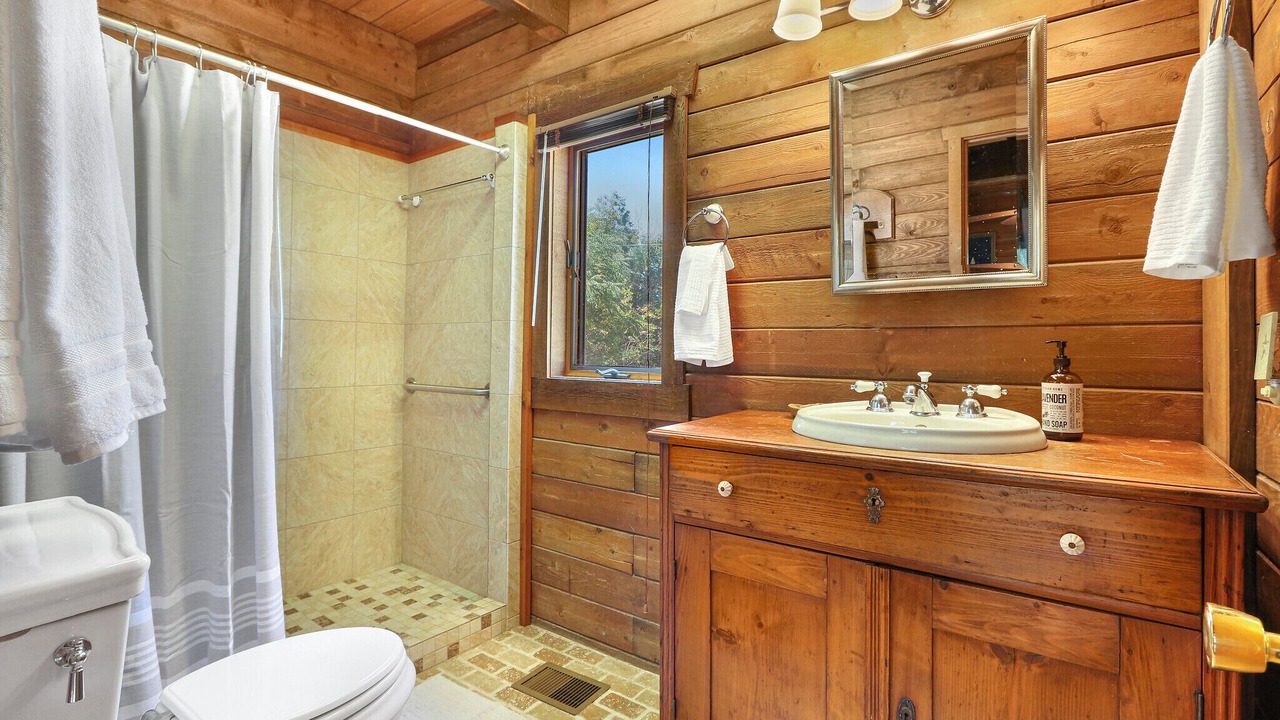 Photo of Bathroom in Martindale