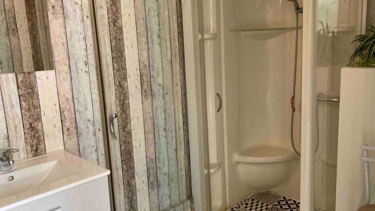 Photo of Bathroom in Compreignac