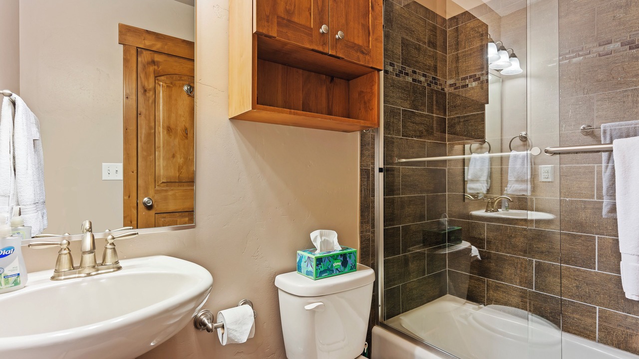 Photo of Bathroom in Eden