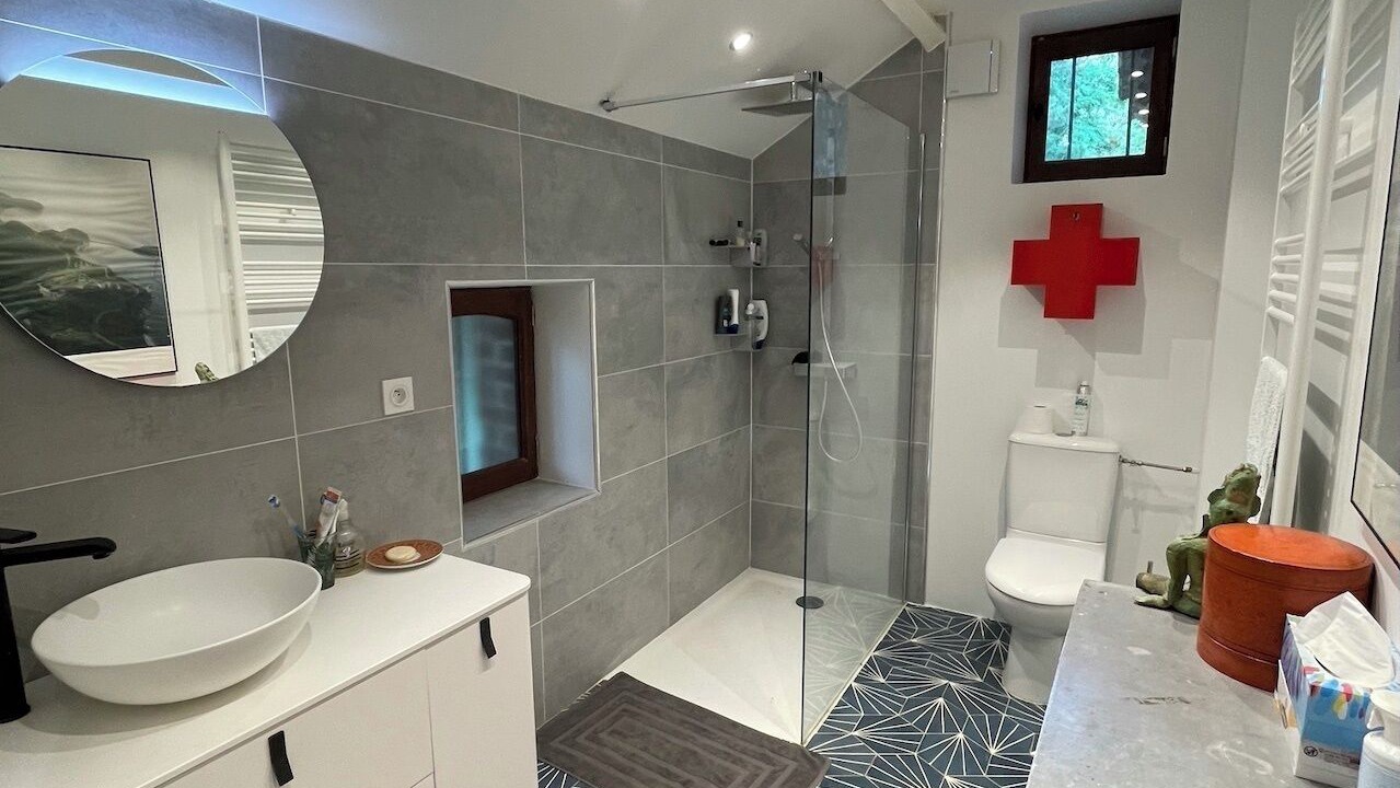 Photo of Bathroom in Ceton