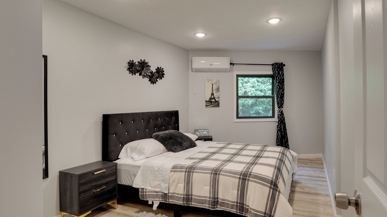 Photo of Bedroom in Harveys Lake