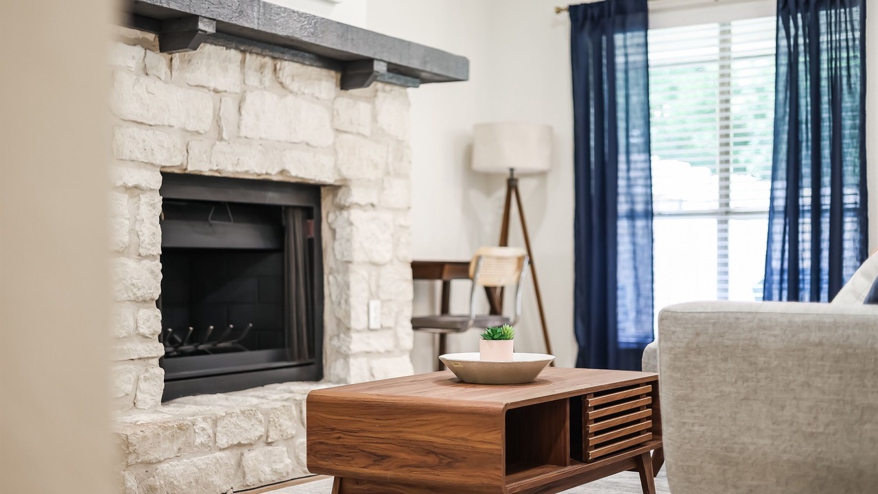 Photo of Livingroom in McNeil
