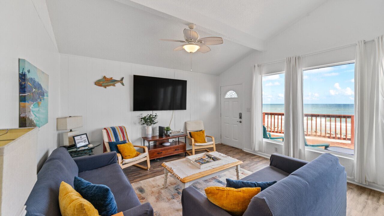 Photo of Livingroom in Surfside Beach