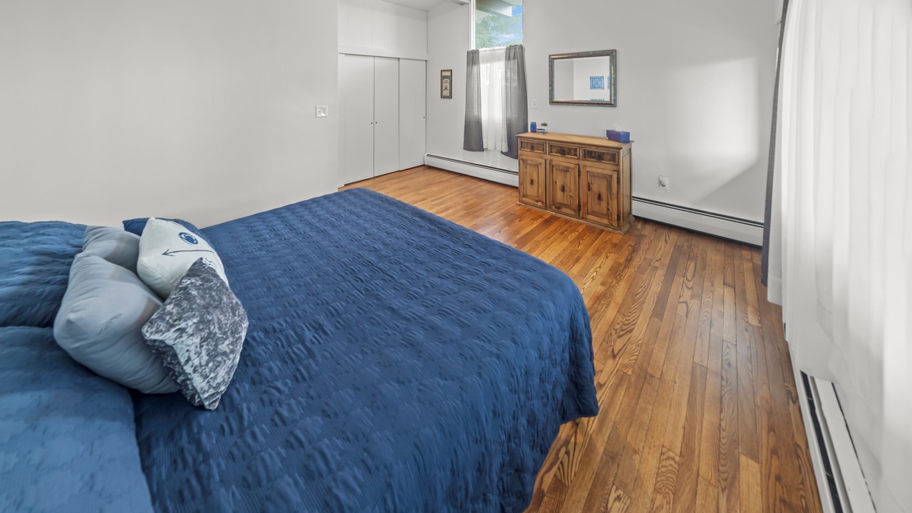 Photo of Bedroom in State College