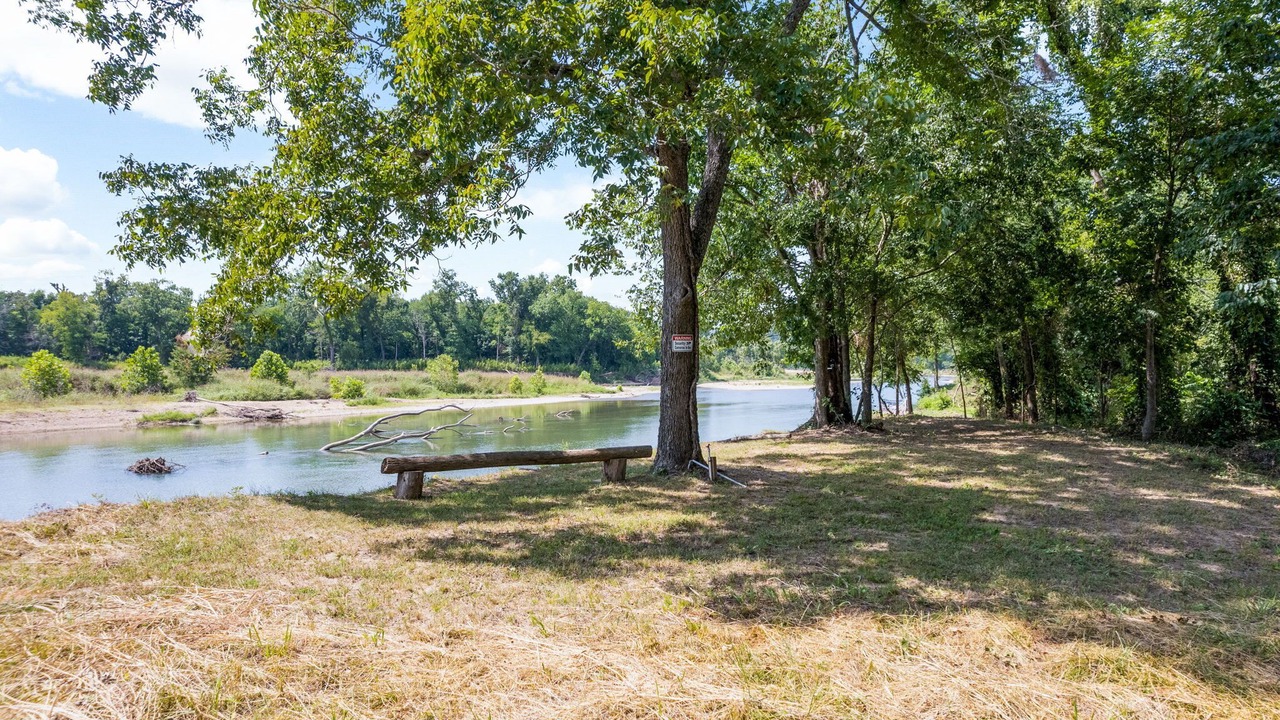Photo of Others in Tahlequah