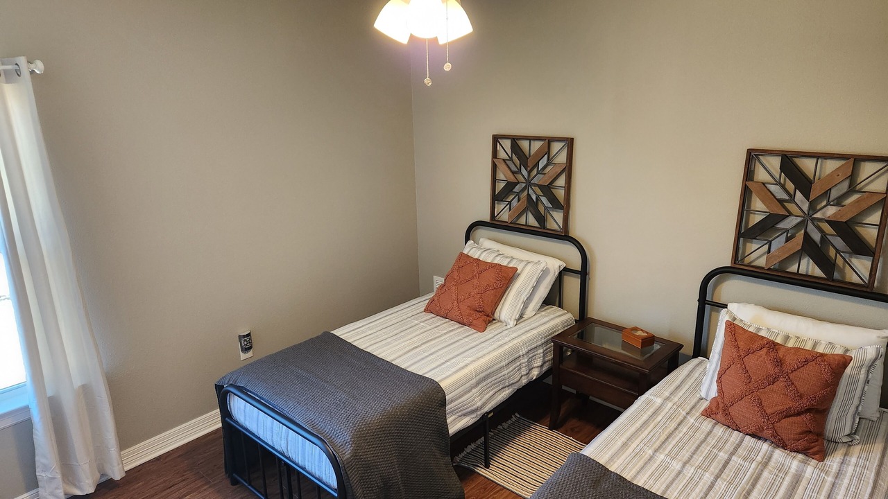 Photo of Bedroom in Ponder