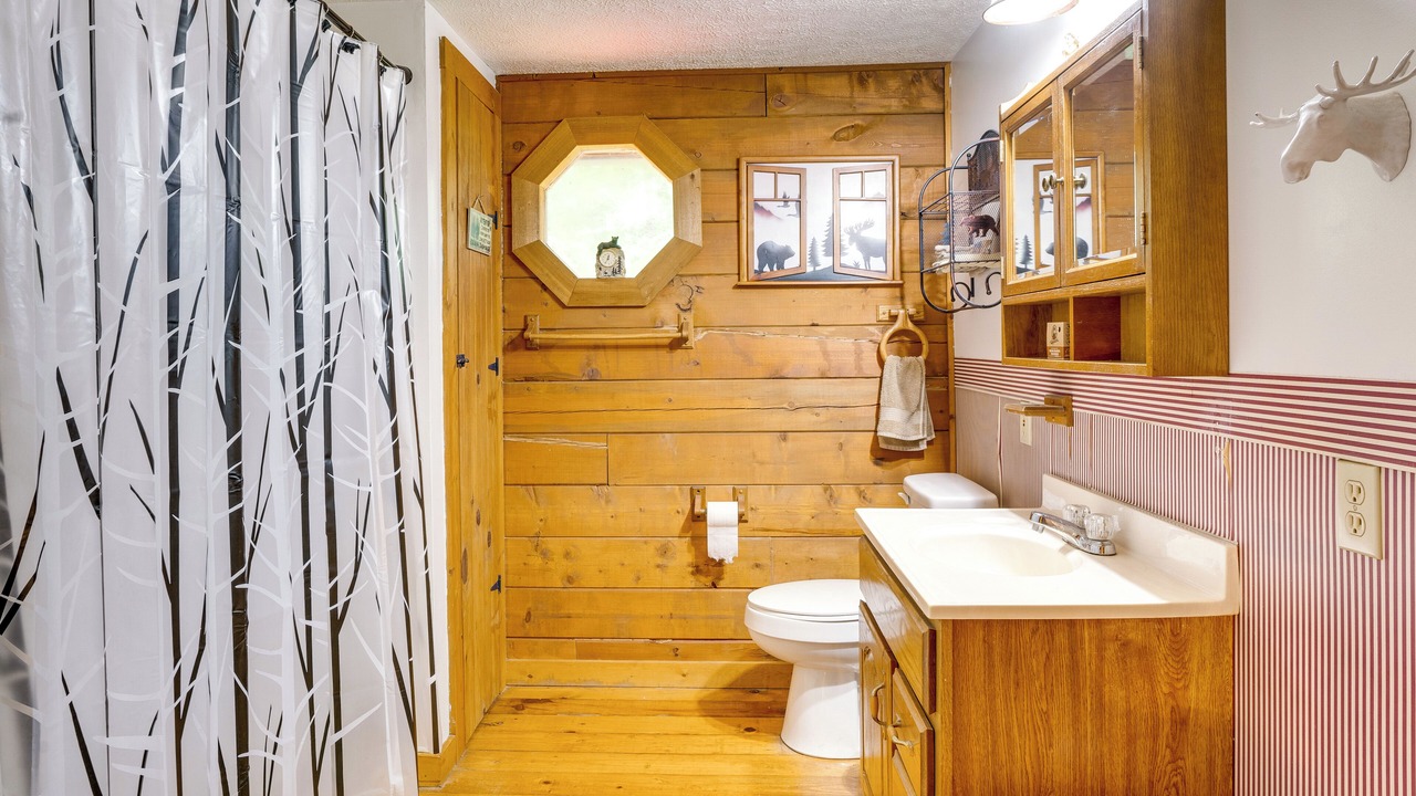 Photo of Bathroom in Tunnelton
