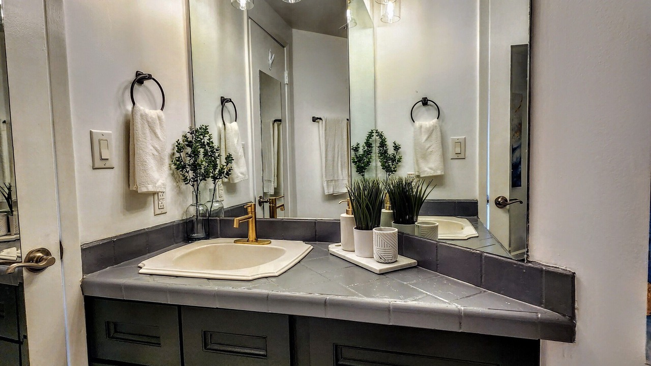 Photo of Bathroom in Music Row