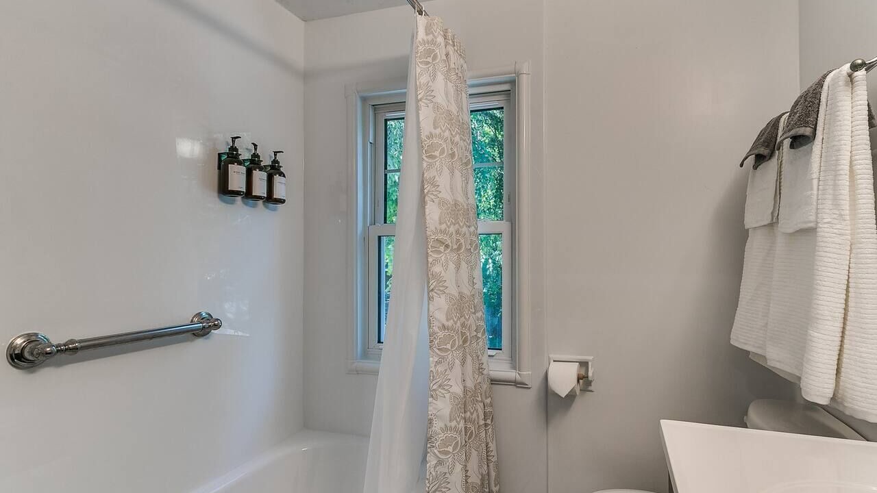 Photo of Bathroom in Ames