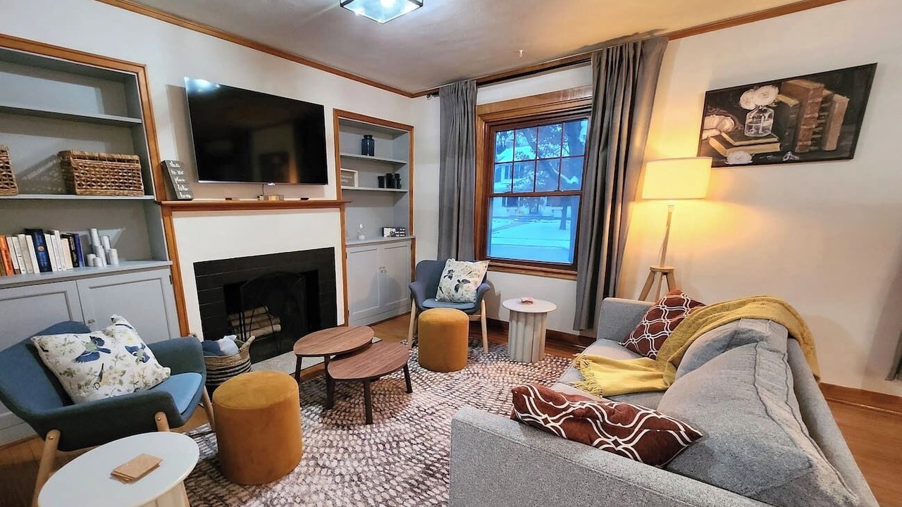 Photo of Livingroom in Ames