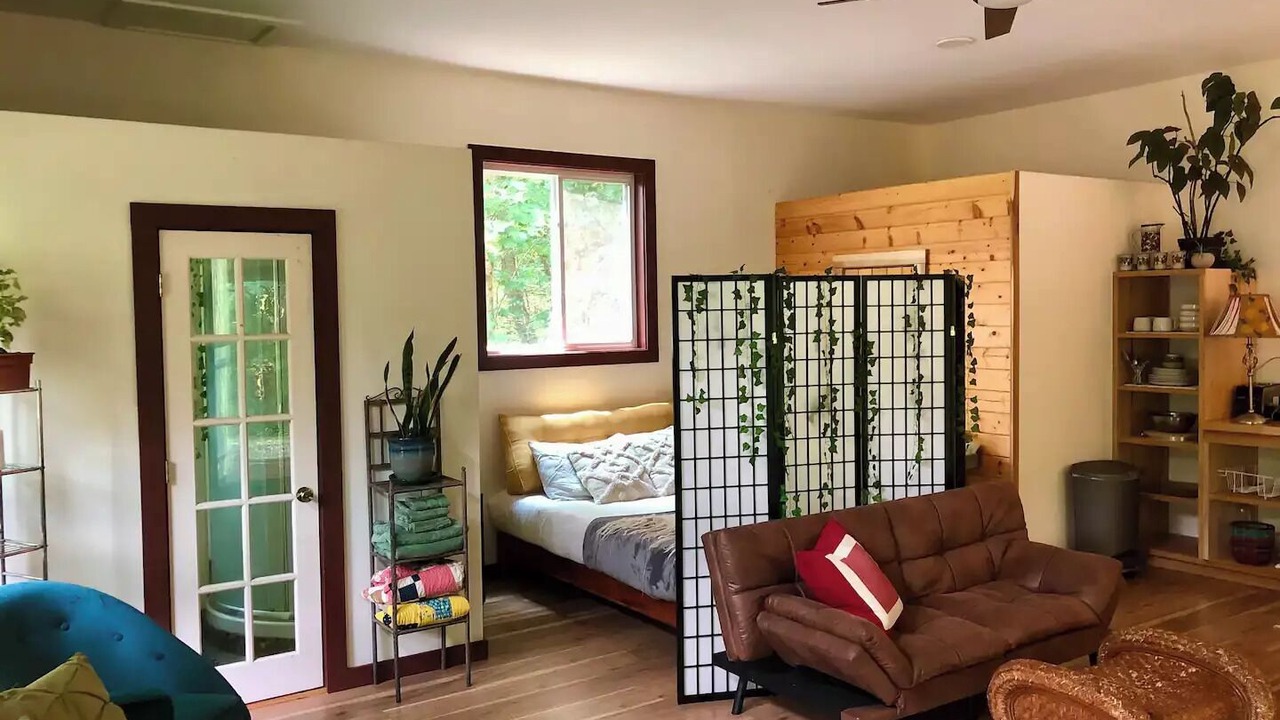 Photo of Livingroom in Barnardsville