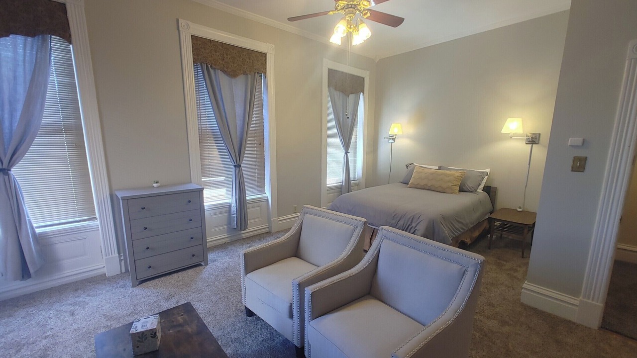 Photo of Bedroom in Lafayette Square