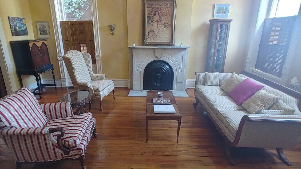 Photo of Livingroom in Lafayette Square
