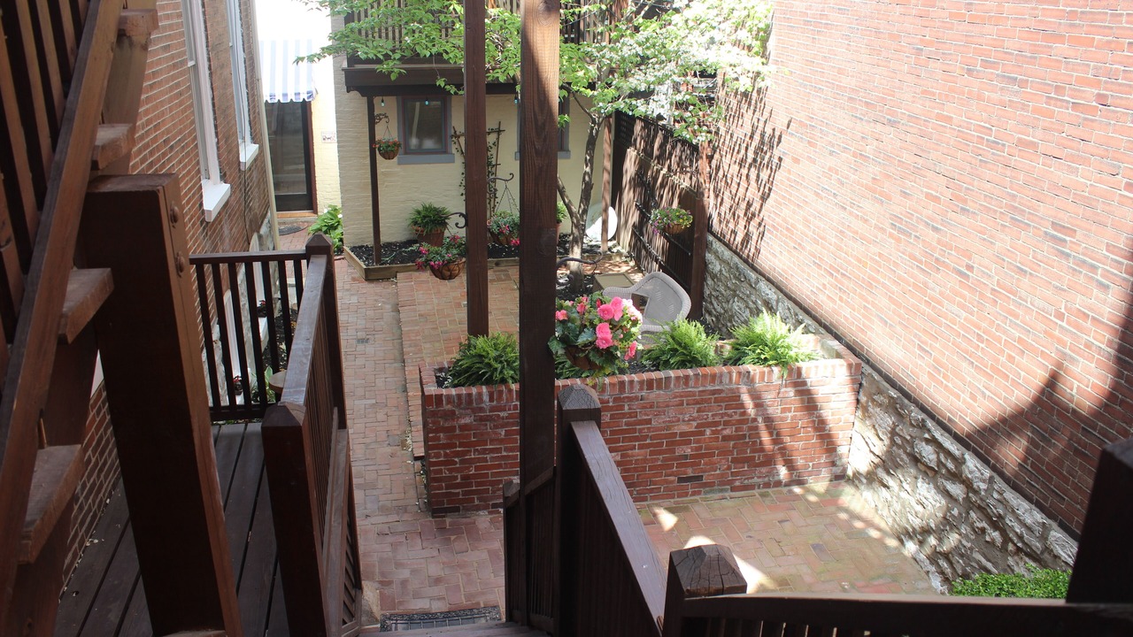 Photo of Outdoor in Lafayette Square