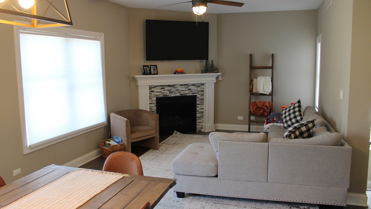 Photo of Livingroom in Shorewood