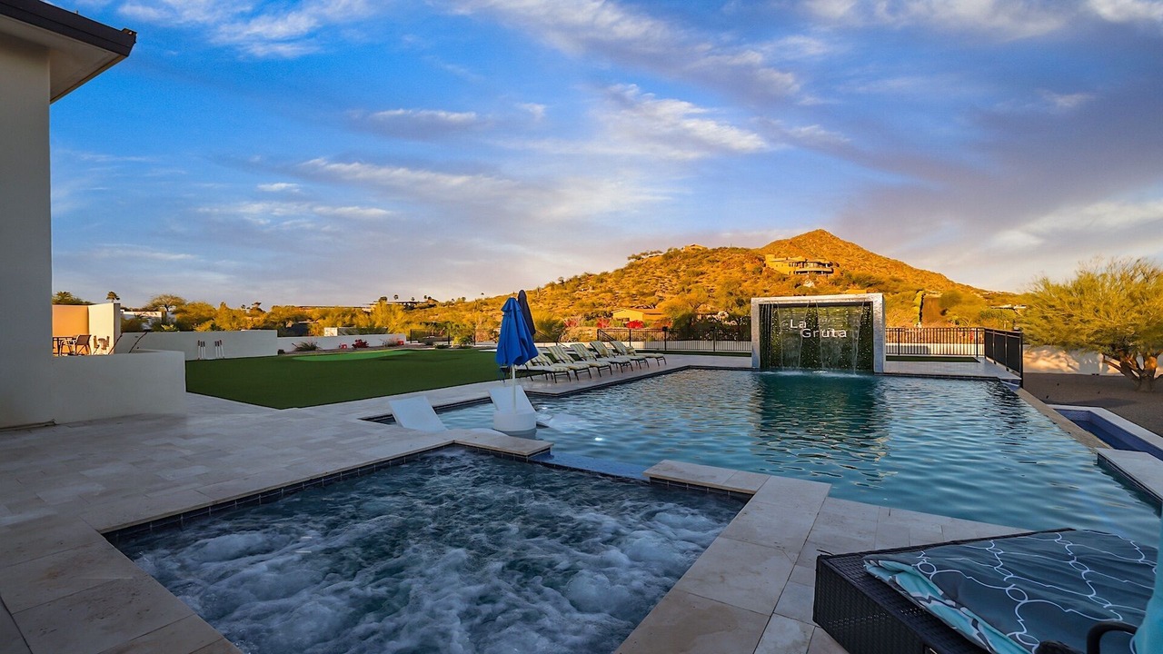 Photo of Outdoor in Paradise Hills