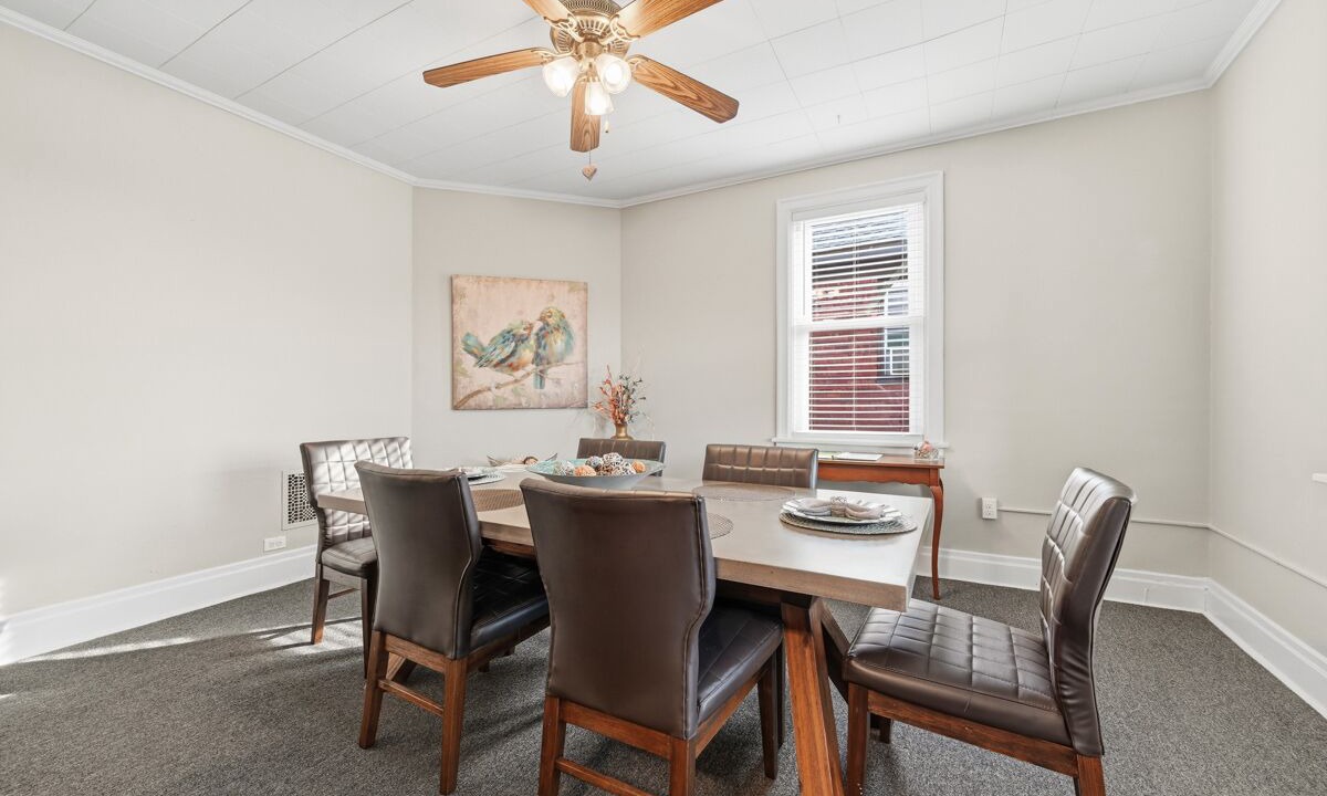 Photo of Livingroom in Brighton Heights