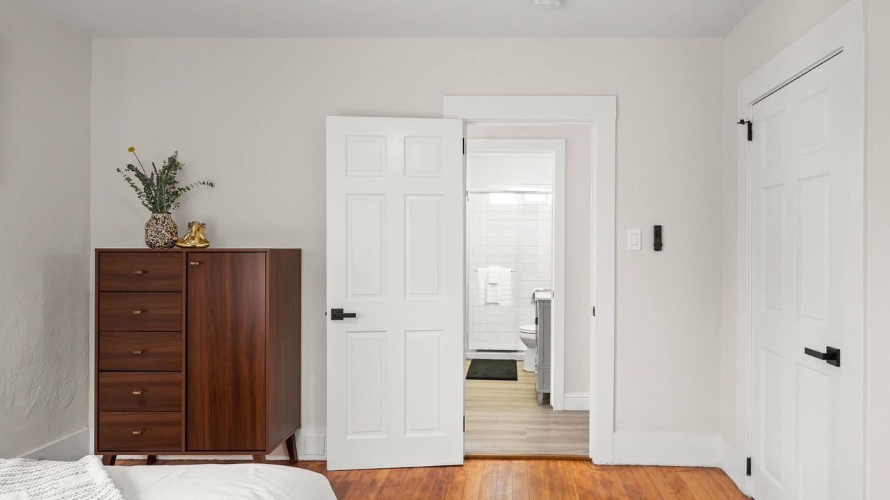 Photo of Bedroom in Oakland